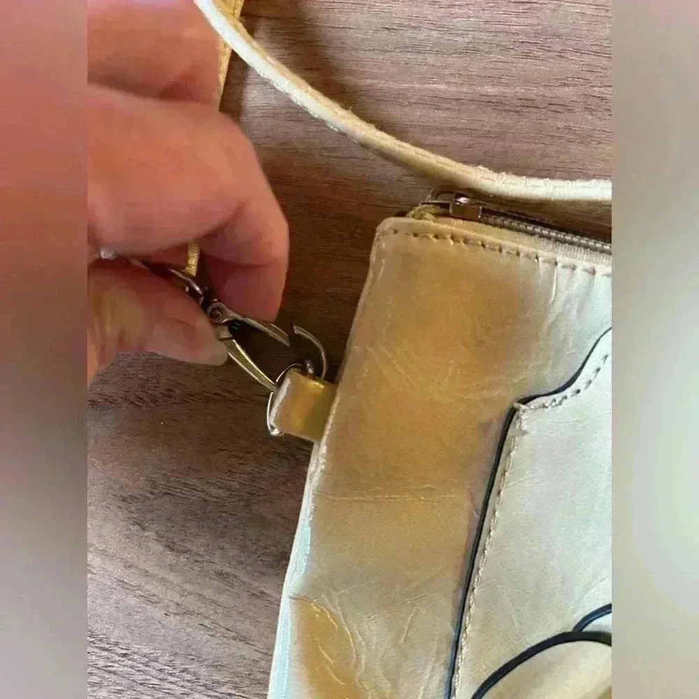 Crossbody bag w rose, phone pocket, inside pocket, see pics